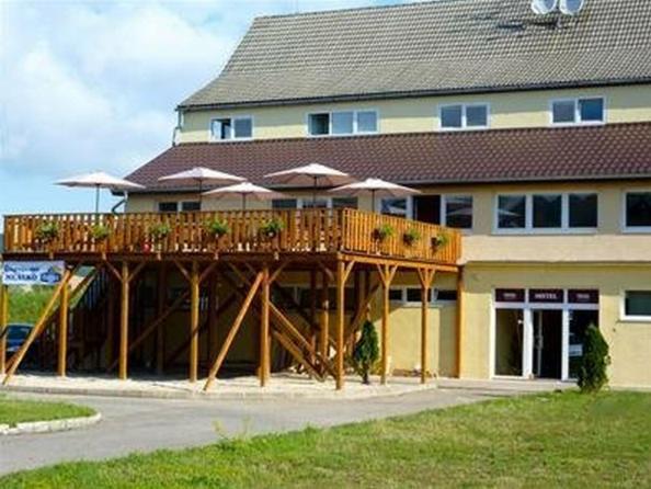 Sport Hotel Ostrov Trenčín Kültér fotó