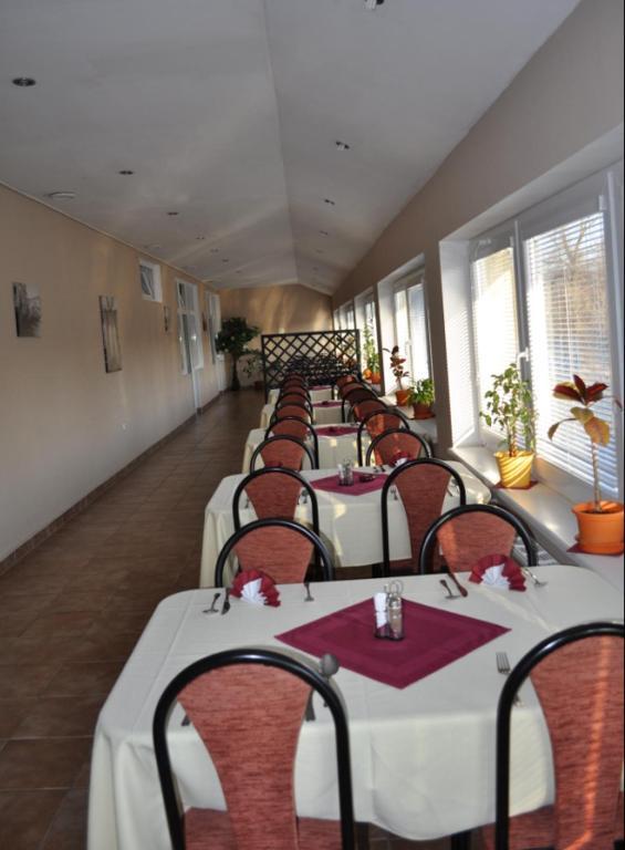 Sport Hotel Ostrov Trenčín Kültér fotó